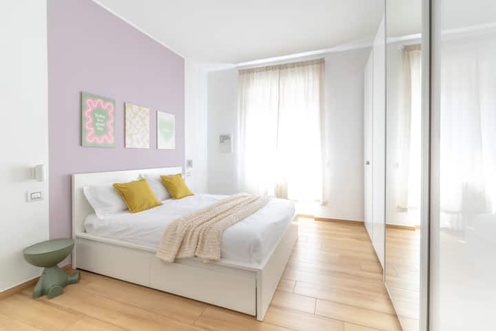 Glavna spavaća soba s madracem od pjene i nadmadracem. 