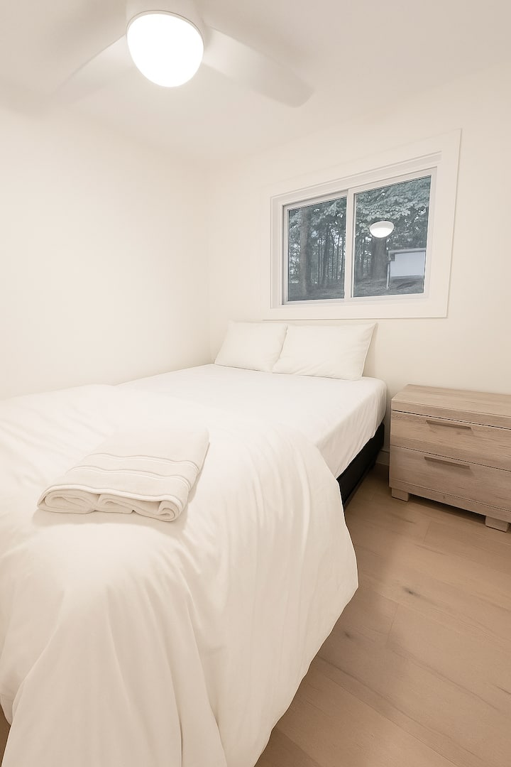 2号卧室-标准双人床