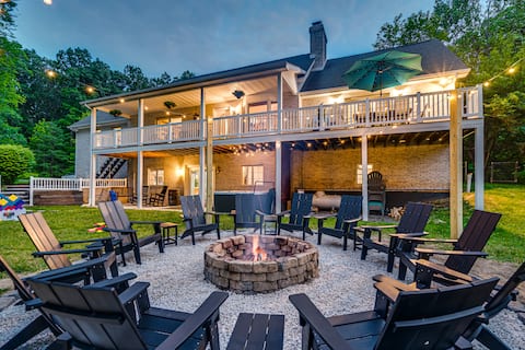 Farmhouse Retreat 7BR | Pond, Hot Tub, Sleeps Big