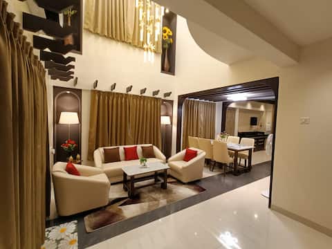 Luxe 3BHK Villa-ment | 2 min Balewdi High Street
