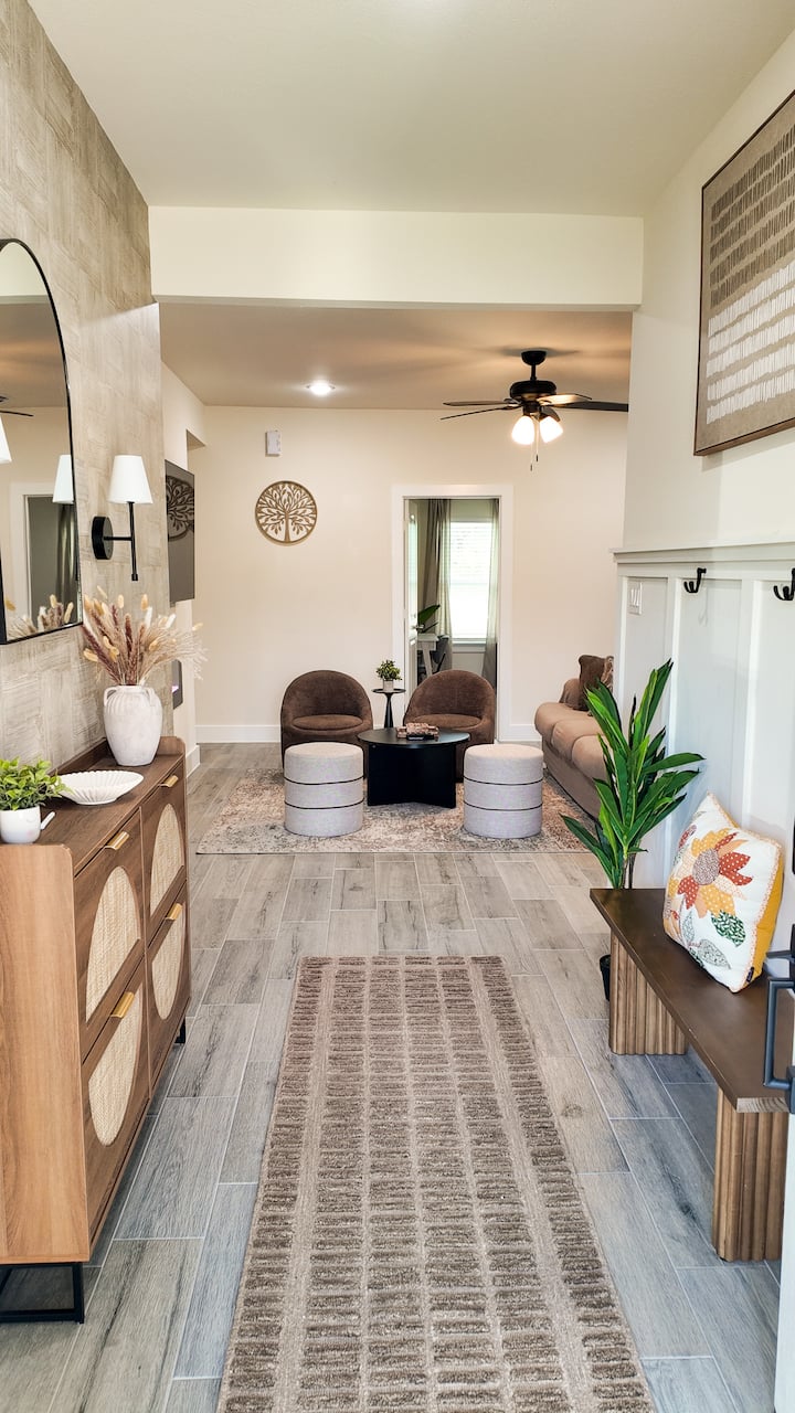 Modern Luxe Escape | Near Lake, Mini Golf + Games - Conroe, TX
