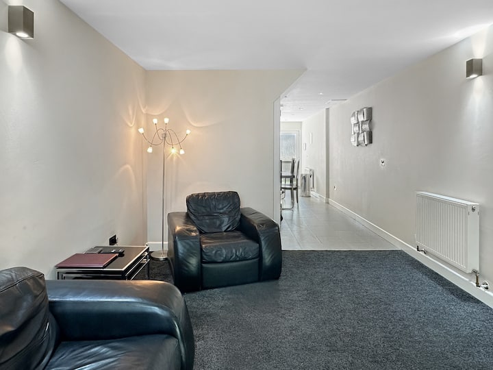 Qm04 Granada Apartments Queens Mansions Maisonette - Blackpool
