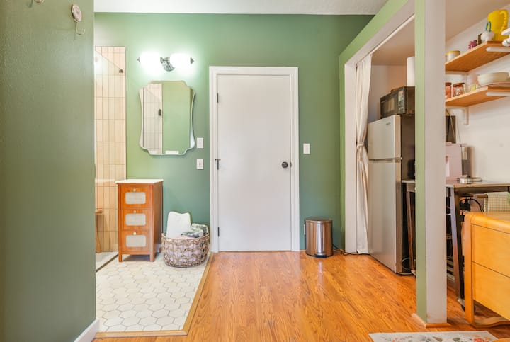 Flower-darling Guest Suite - Happy Valley