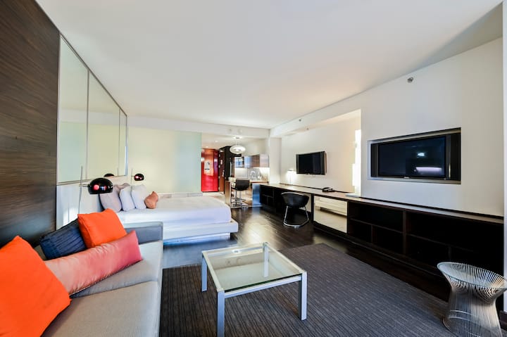 TI26* Strip View Studio/Balcony/ No Resorts Fee - Serviced apartments ...