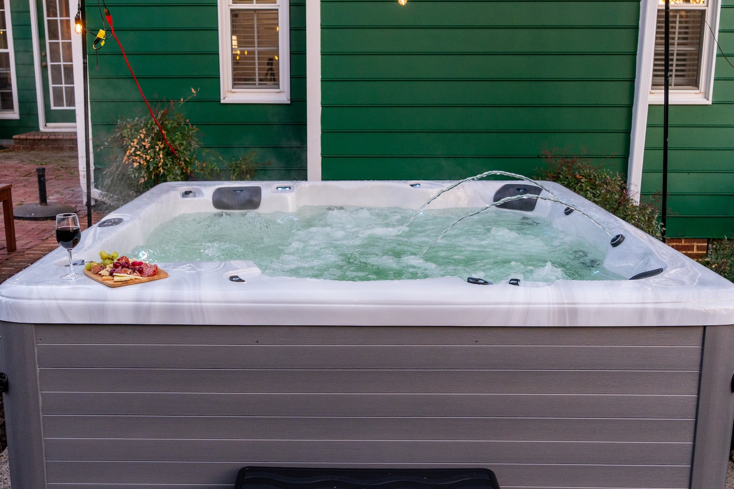 Hot tub on the side patio
