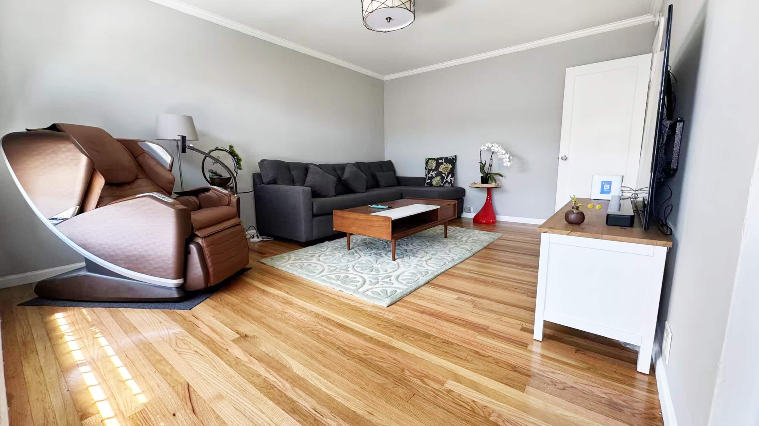 Home in San Francisco · ★4.85 · 2 bedrooms · 3 beds · 1 bath - Image 2