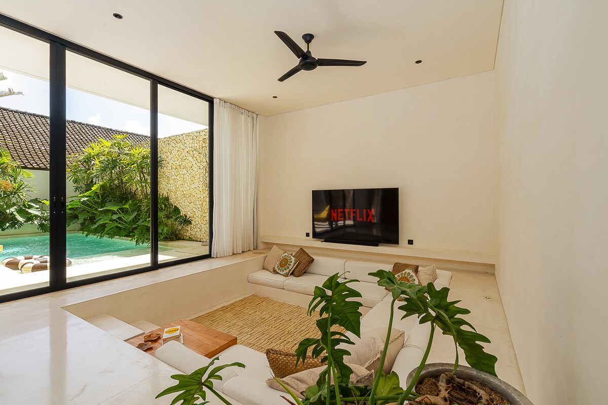 Home in Kecamatan Kuta Utara · ★5.0 · 2 bedrooms · 2 beds · 2 private baths, Airbnb comparable