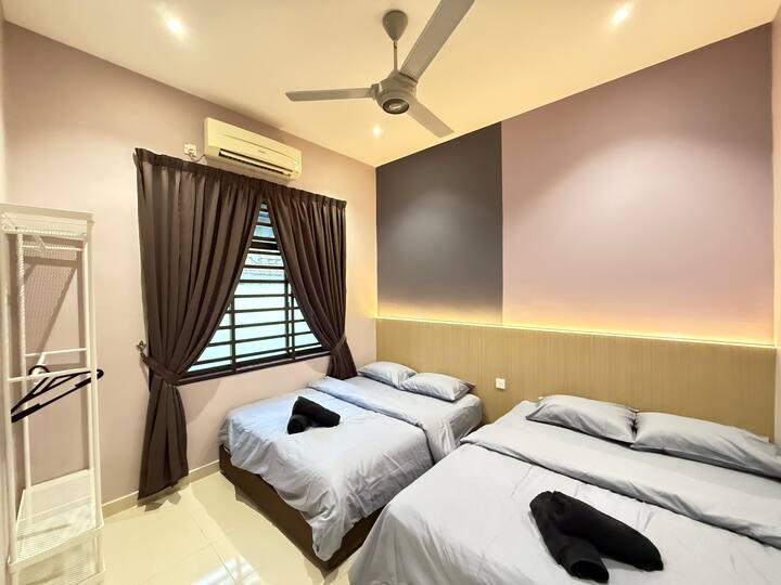 D5 Зад Petronas Semambu · DeMUJI5 14PAX 4BR NearTC, PS4, PoolTable, Netflix