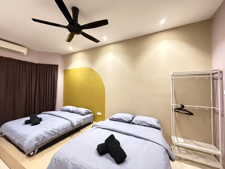 D5 Зад Petronas Semambu · DeMUJI5 14PAX 4BR NearTC, PS4, PoolTable, Netflix