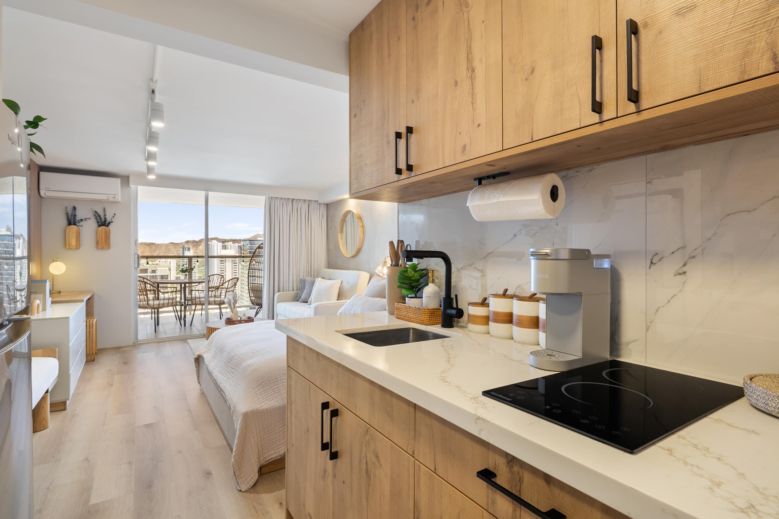 Island Luxe Retreat – Waikiki Ocean Escape - Image 2