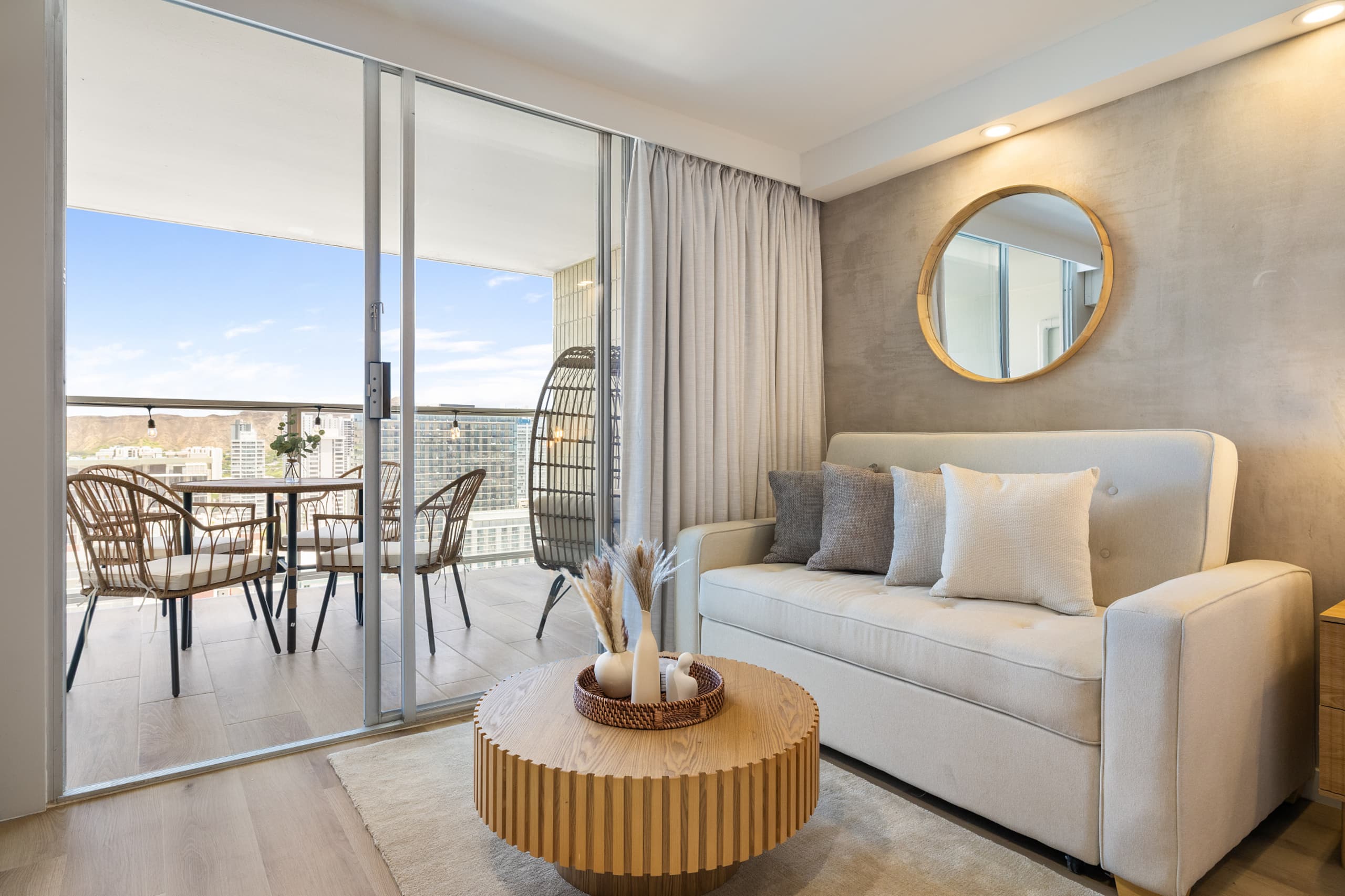 Island Luxe Retreat – Waikiki Ocean Escape - Image 34