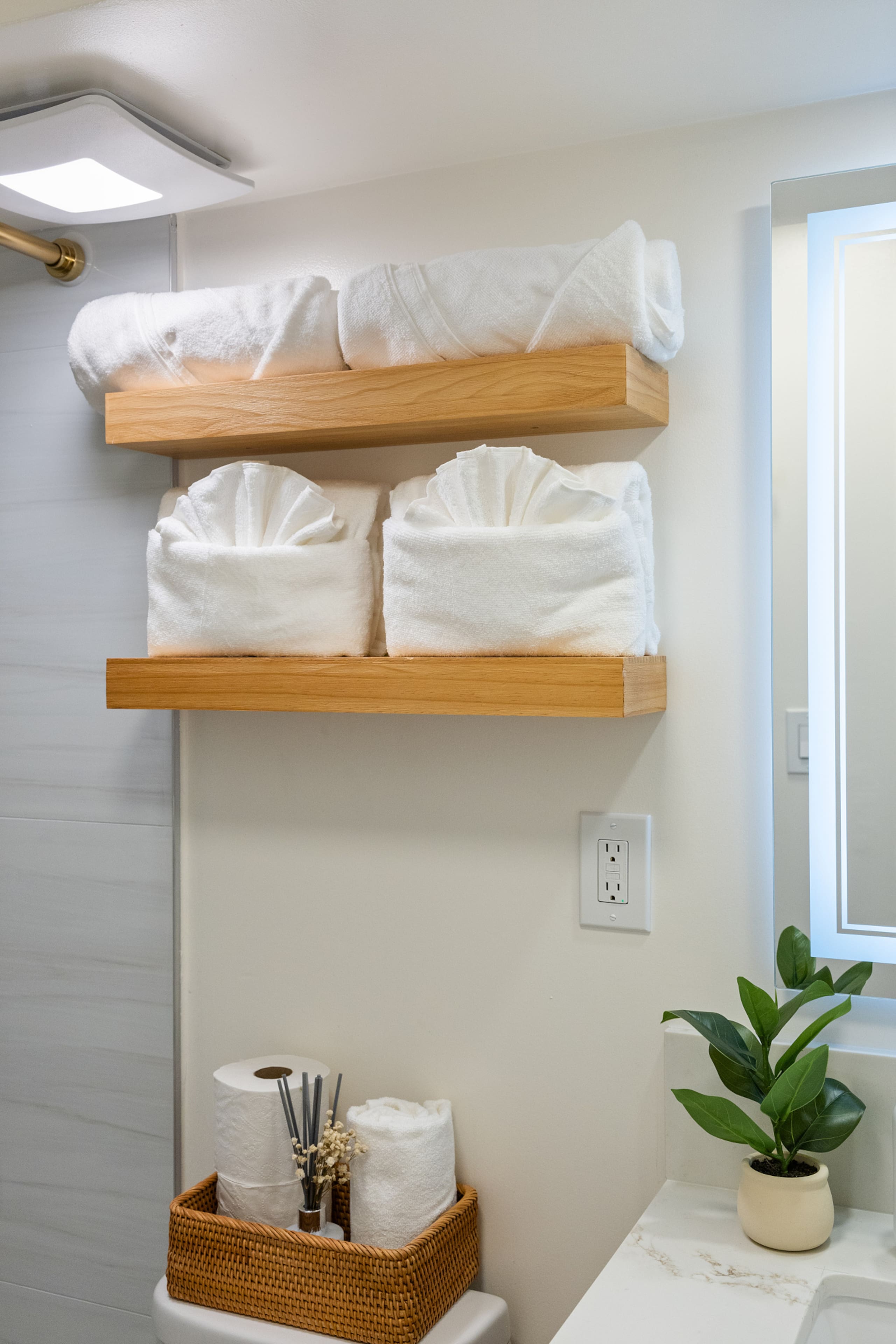 Island Luxe Retreat – Waikiki Ocean Escape - Image 17