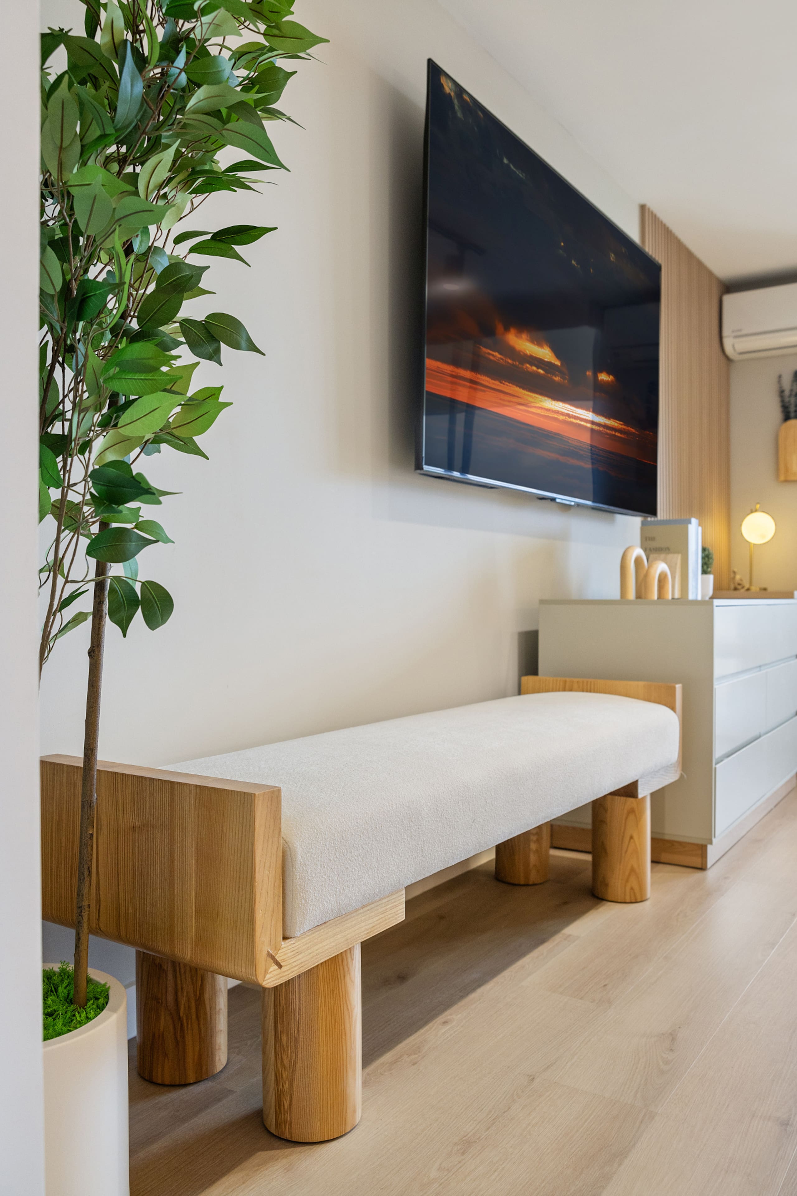 Island Luxe Retreat – Waikiki Ocean Escape - Image 44