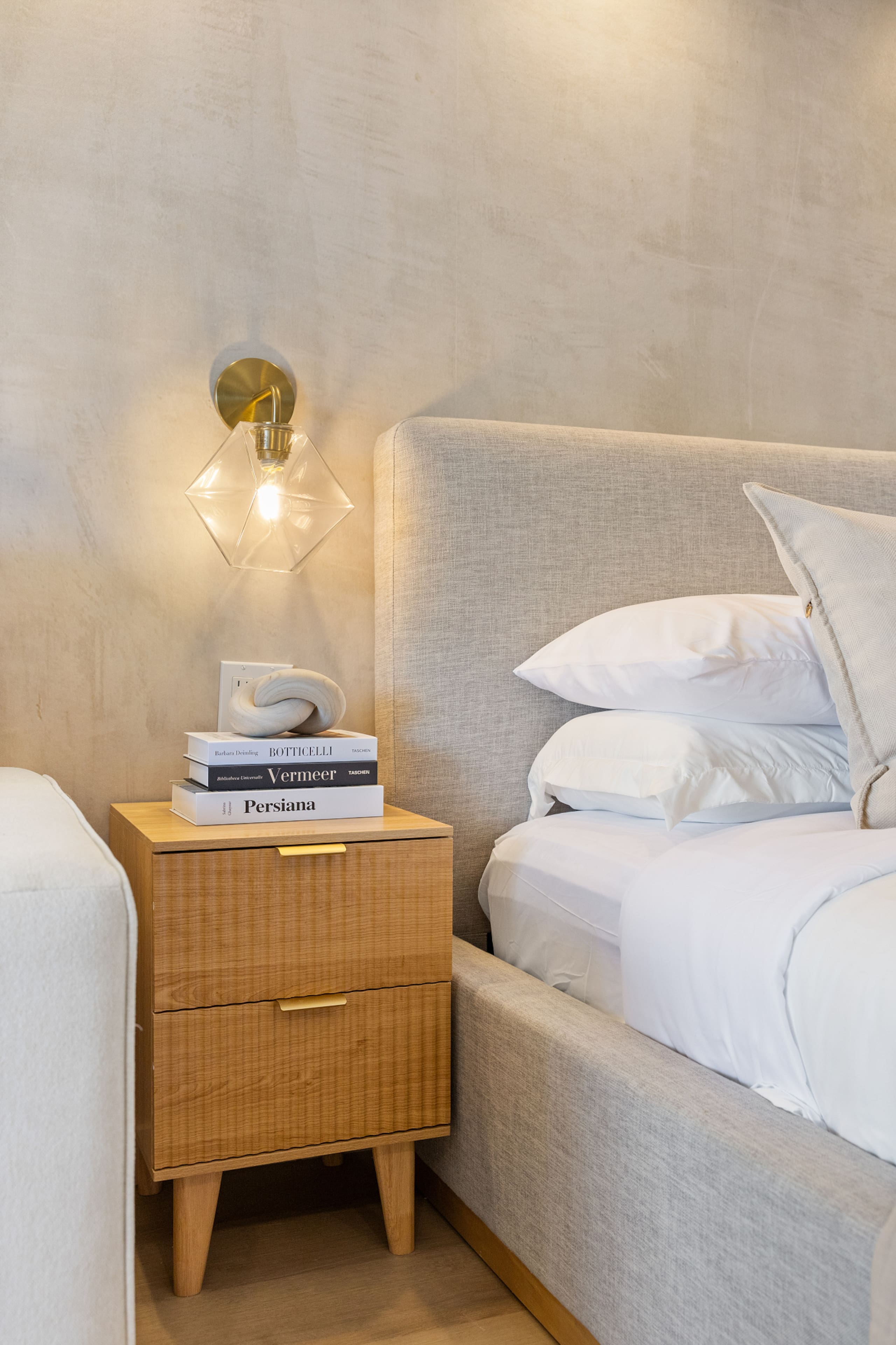 Island Luxe Retreat – Waikiki Ocean Escape - Image 45