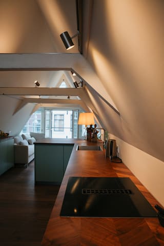 Spacious apartment at the canals in Amsterdam