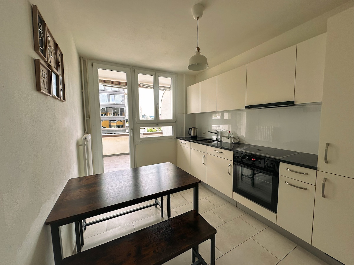 Successful Airbnb property: Lovely Zurich City Apartment – Special Rate in Langstrasse