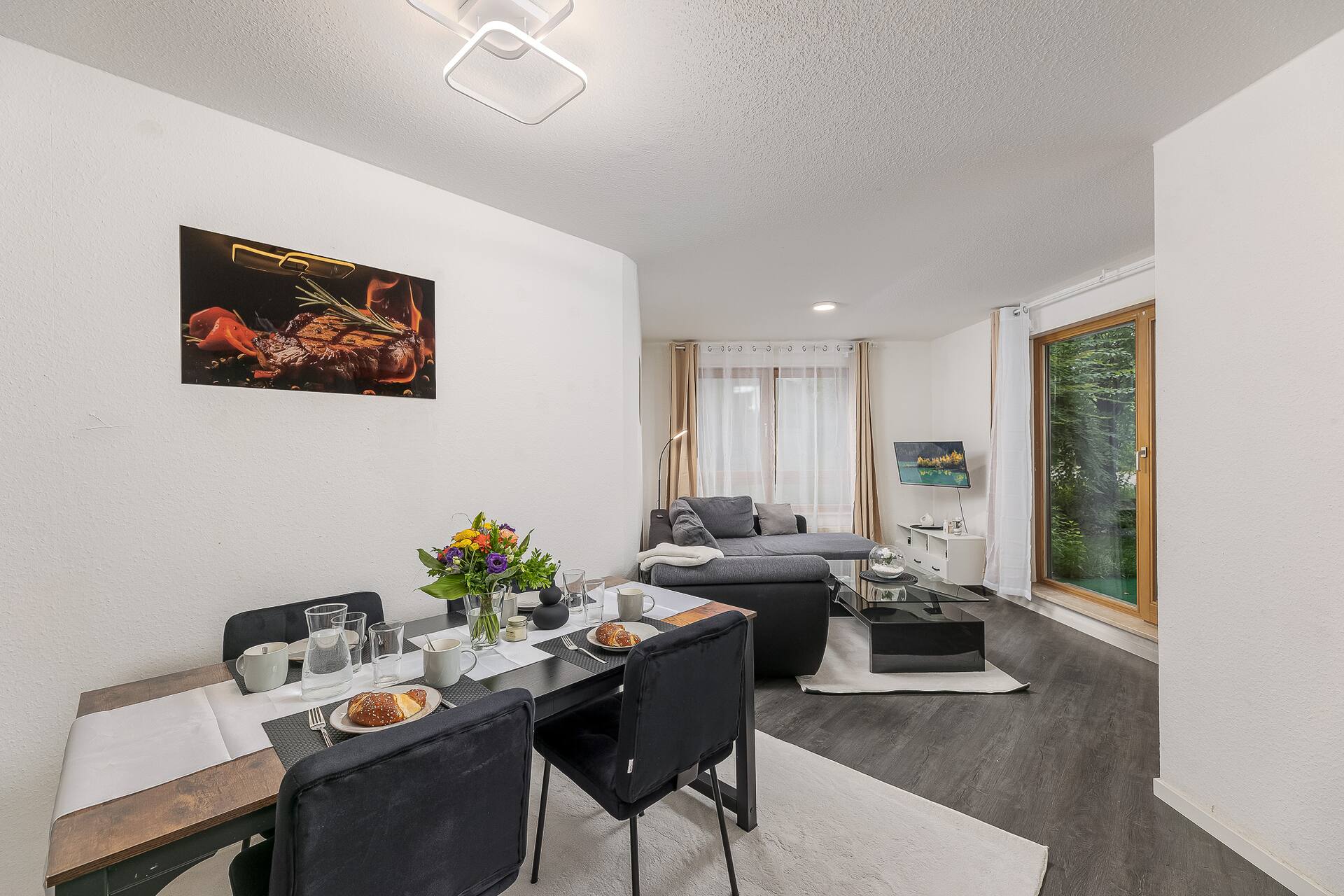 Rob’s Flat: 3BR, Terrace, Sleeps 6, Near Stuttgart