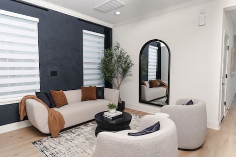 Successful Airbnb property: 3BR/Central Tampa/Sexy Rooftop/Firepit/Bikes/ in Palmetto Beach