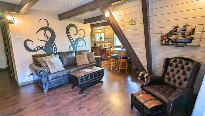 Pirate 2-story Villa Near Beach - オーシャン・ショアーズ, WA