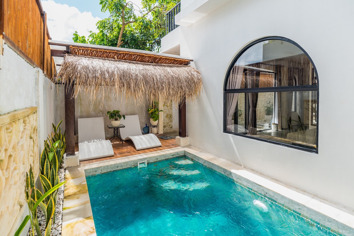 Villa in South Kuta · ★4.6 · 3 bedrooms · 3 beds · 3 private baths, comparable Airbnb