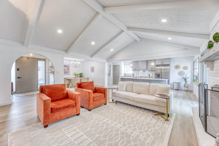 Upscale Fishers Getaway/hot Tub/peaceful/quiet! - Carmel, IN