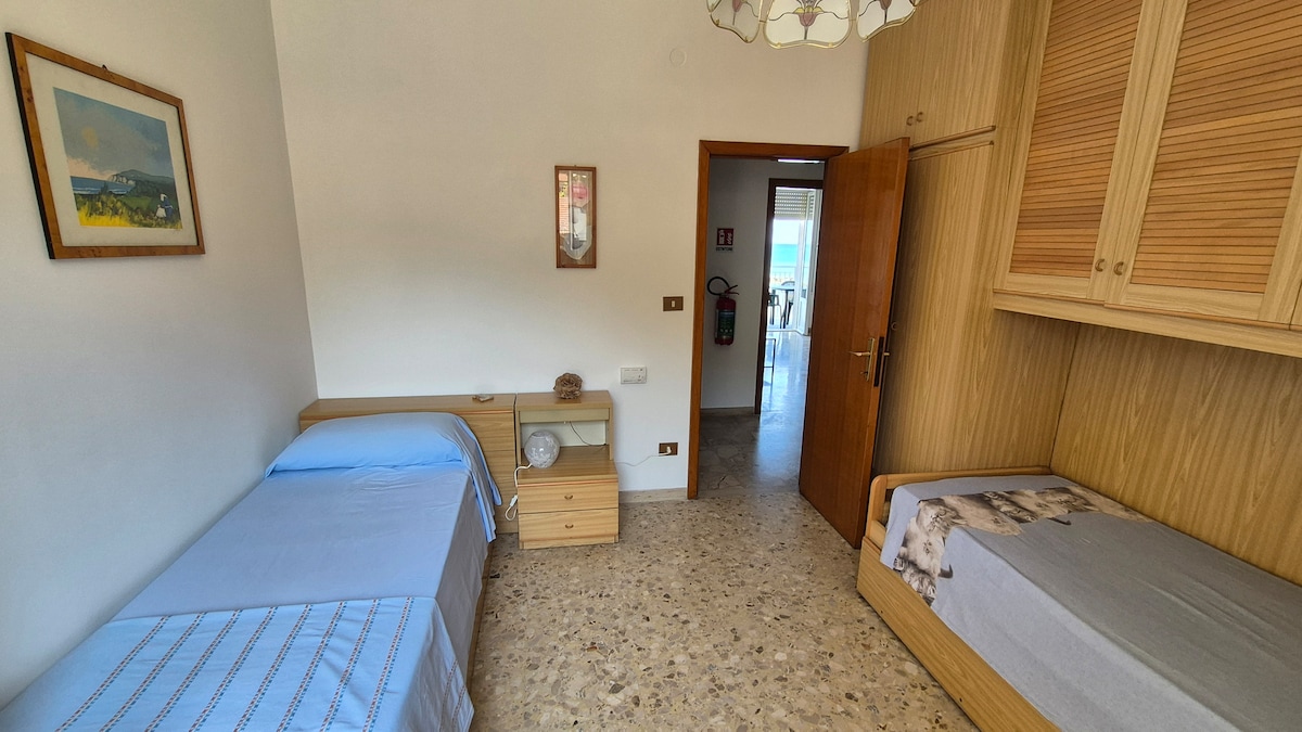 Двойна стая с изглед към стария квартал