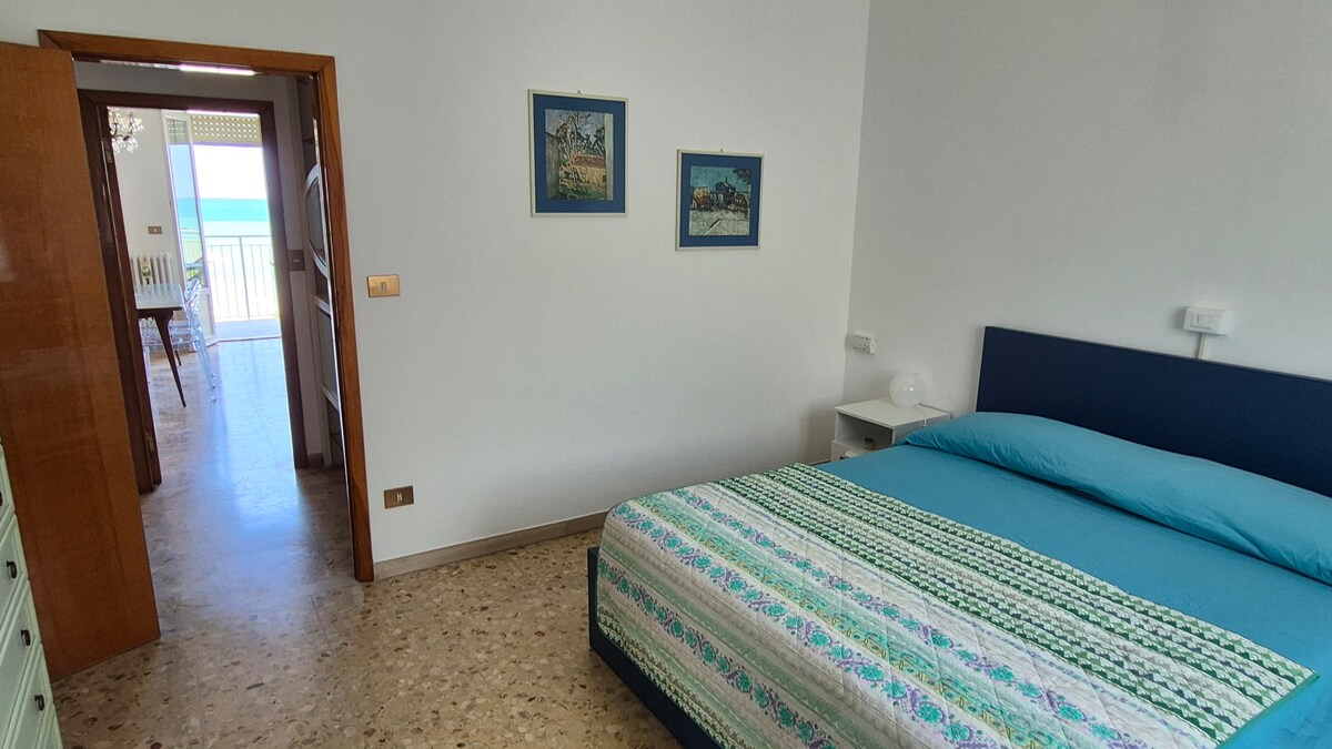 Двойна стая с изглед към стария квартал