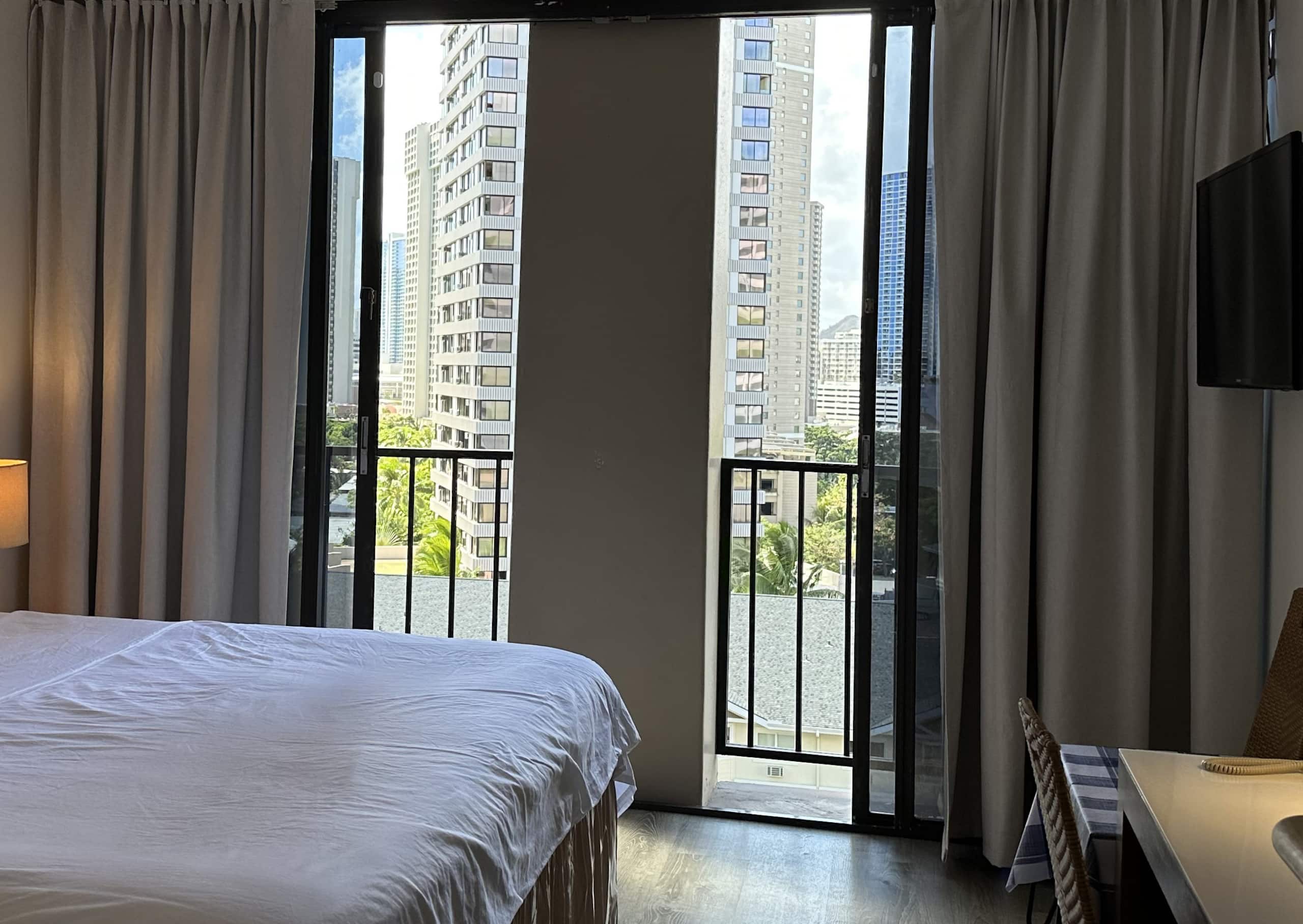 Hotel in Honolulu · ★4.9 · 1 bedroom · 1 bed · No bathroom - Image 41