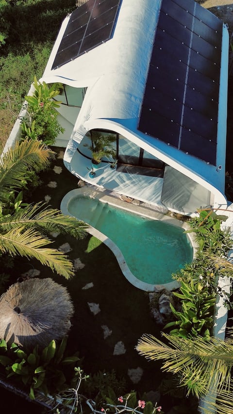 Ecolodge House with private Pool next to the beach