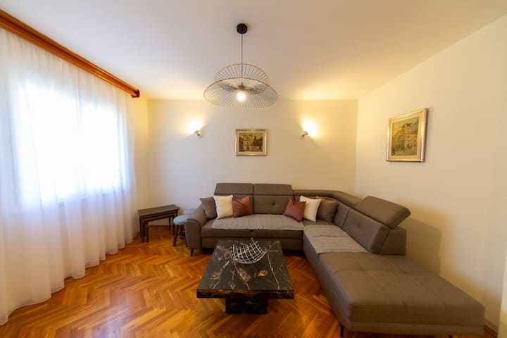 Quiet & Comfy 2br Apartment - Kotor