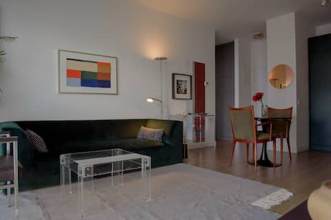 Popular Airbnb listing: Feels Like Home, Looks Amazing in Iași