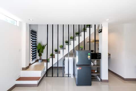 Tiny House Srinakarin @ Sri Bearing Station