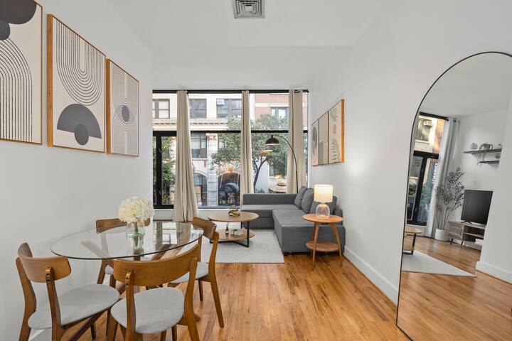 Stylish Manhattan Escape in Prime Spot