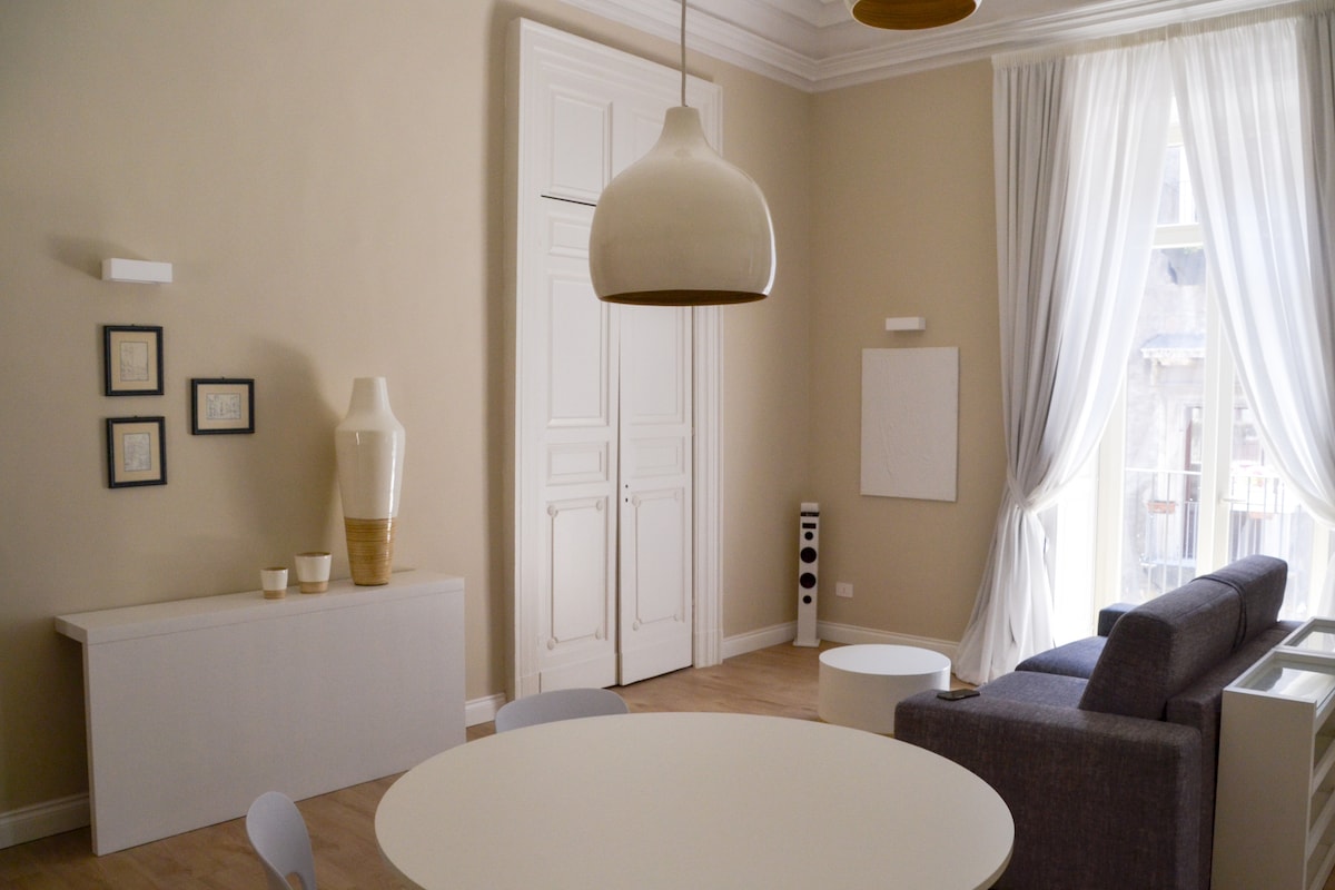 Airbnb con migliori performance: Byeguesthouse Catania Refined suite in the center a Catania