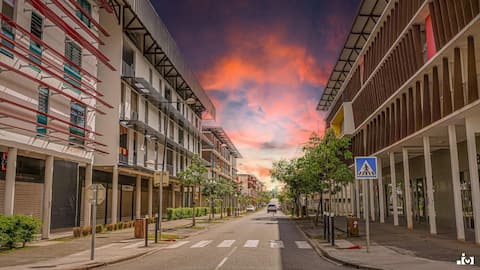 Ideal for Groups – 4 Private Apartments + Free Breakfast