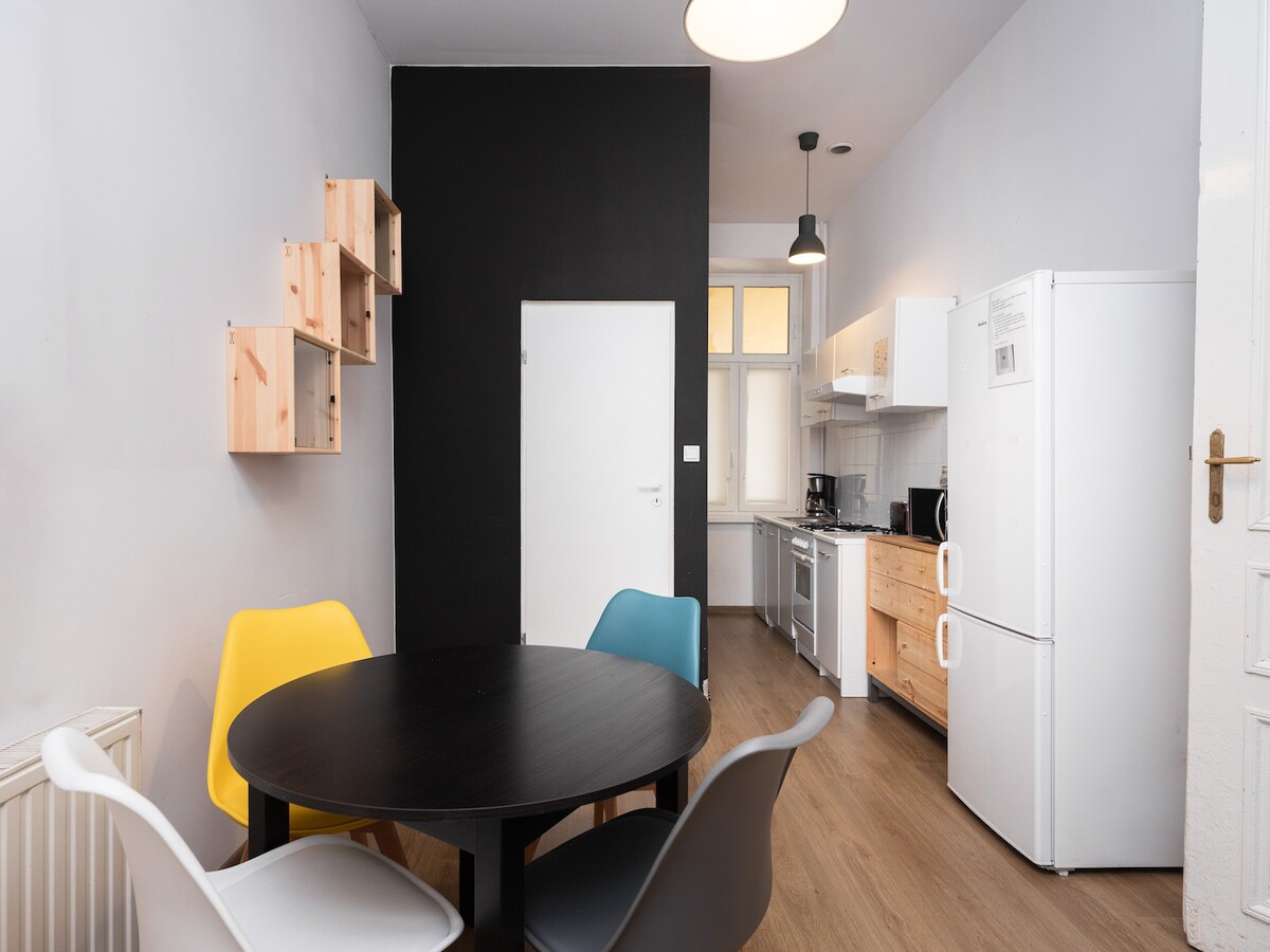 Curated visual reference: Visual Reference: 3 Bedroom Flat Jewish District Apartments For Rent In Kraków