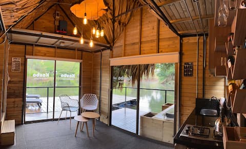 Top performing Airbnb: Floating House-Jacuzzi-WIFI-Kayak-El Peñol in El Peñol