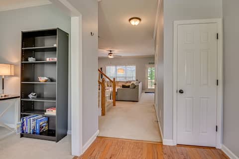 Top Airbnb: Spacious Two Story w/Pool/Spa/Porch - SuperHost! in Martinez