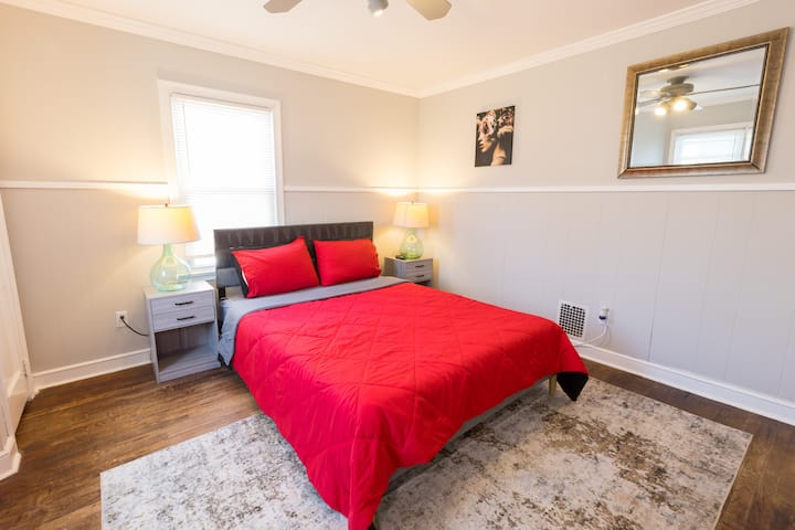 Schlafzimmer 1