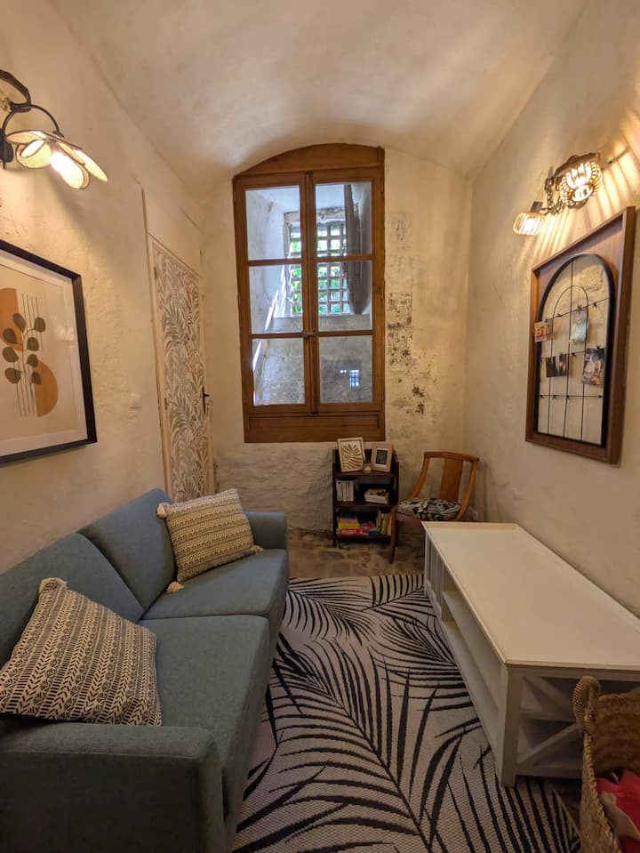 Gîte Insolite Dans Un Donjon Du 11ème Siècle - Blois
