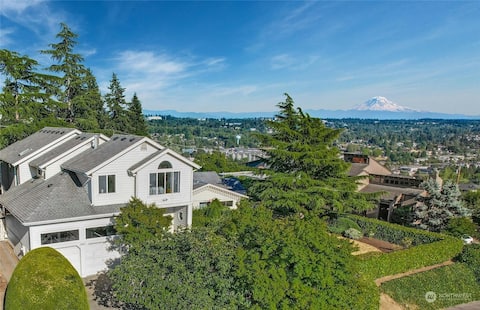 EPIC Mount Rainier & Sound Views~Firepits~Sleeps 6