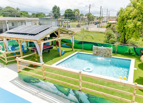 House for 15 Guests - Private Pool and Pool Table