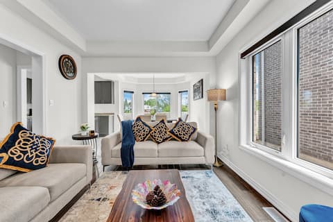 Top performing Airbnb: 100% Private & Spotless ~4BR ~Fresh Linens in Thorold