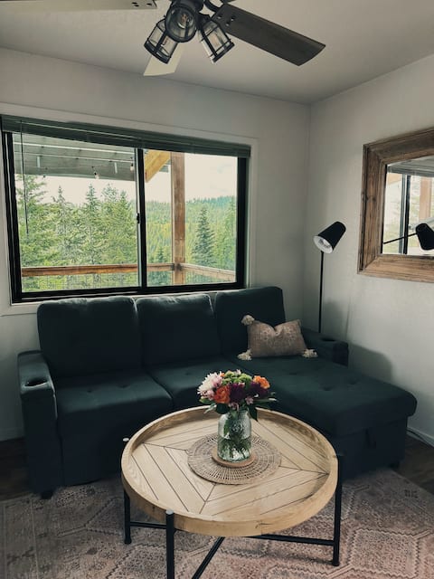 Top Airbnb: Soak & Stay Cabin Hideaway in Whitefish / Flathead Valley