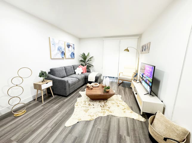 Santa Monica Pier | Free Parking| Beach | Downtown