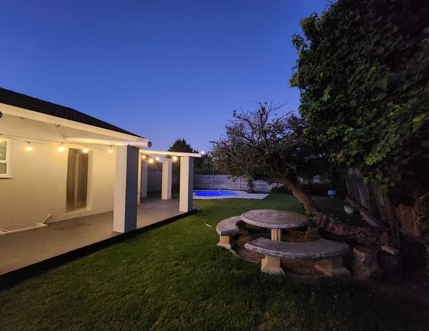 Holiday Home with swimming pool close to Beach gallery image 2