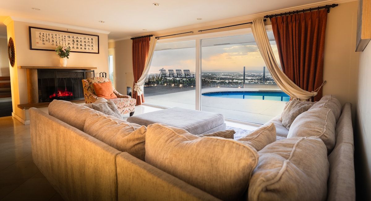 Top Airbnb: Sky‑High Monrovia Retreat! | 180° LA Views + Pool in Monrovia