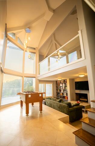 Sky‑High Monrovia Retreat! | 180° LA Views + Pool gallery image 3