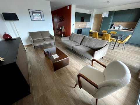 House 110 m2 
3 bedrooms. Garden. Lake view