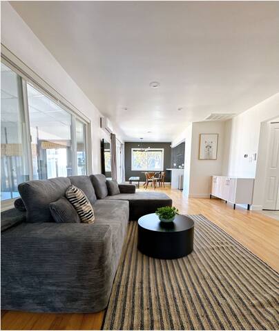 Torrance Retreat: 3 BDR, 2BR